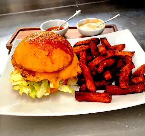 5.Crispy Chicken Burger (Hausgemacht)